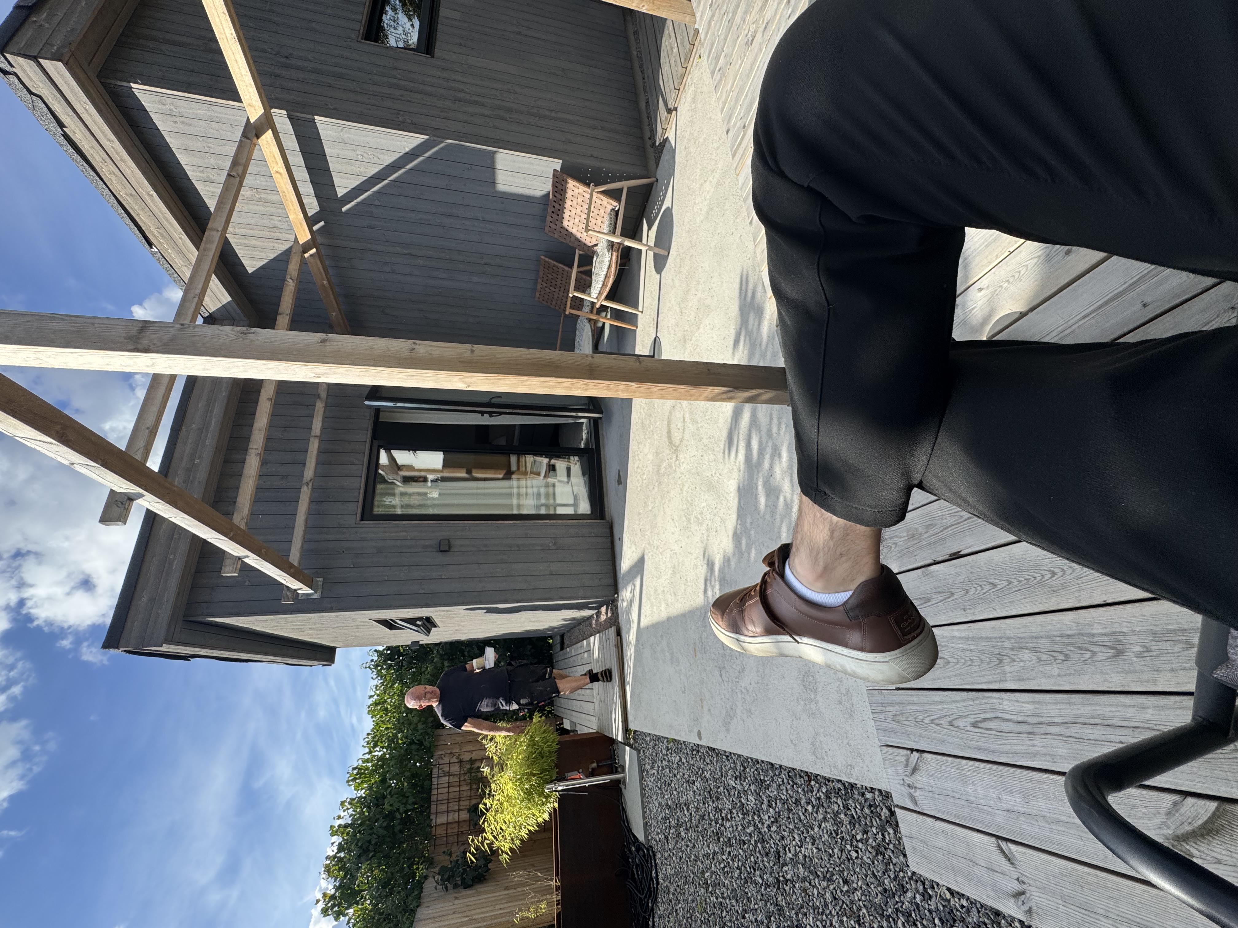 Mosswood Tiny Retreat - vertical view